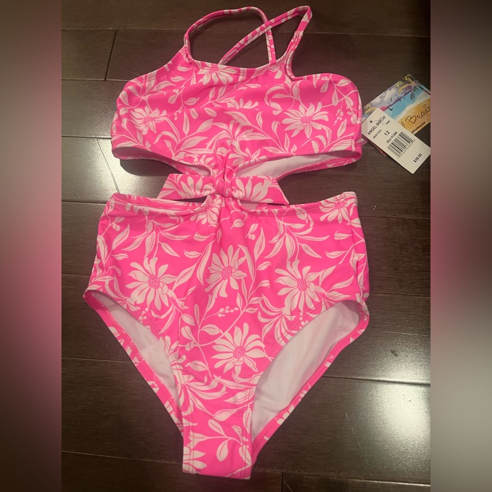 ⭐️ HOST PICK-Angel Beach one piece swimsuit